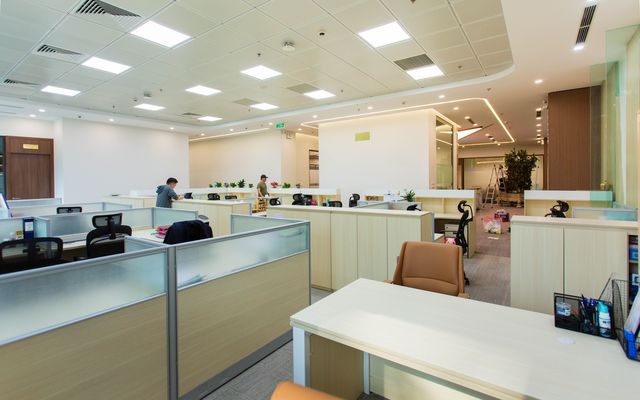 Workstations & cubicles — commercial cleaning by A-Z Manhattan Cleaning